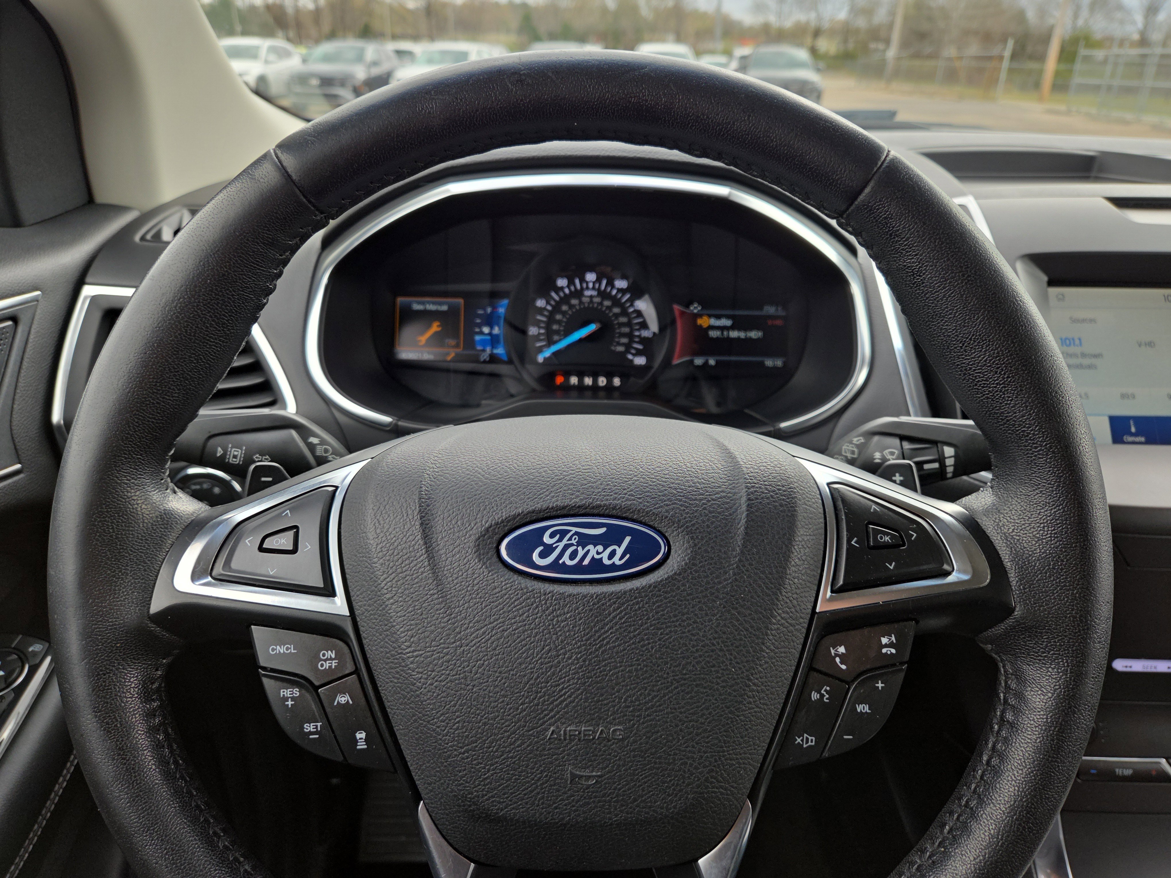 Used 2020 Ford Edge Titanium image 11