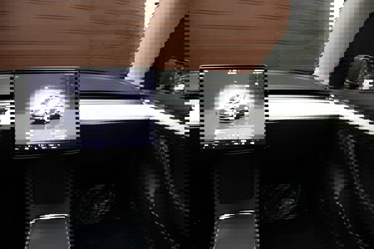 Used 2023 Tesla Model 3 Standard Range image 33