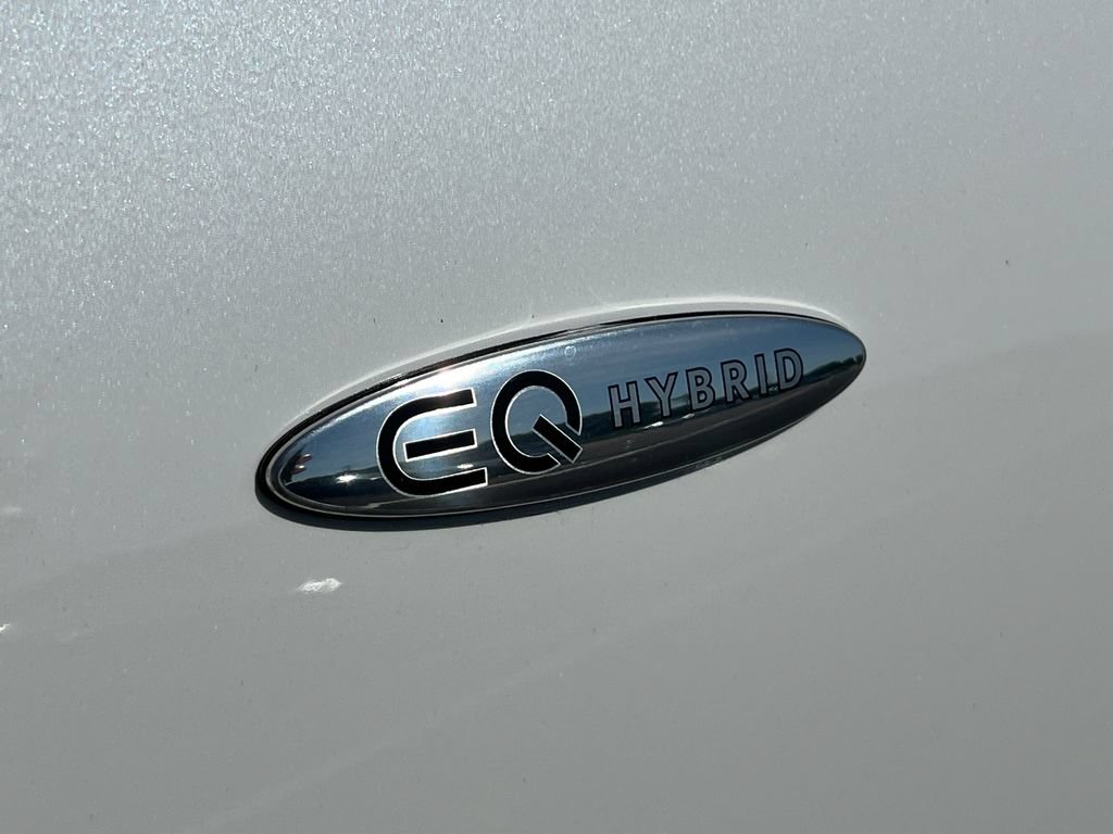 Used 2025 Mercedes-Benz GLC 350e 4MATIC image 29
