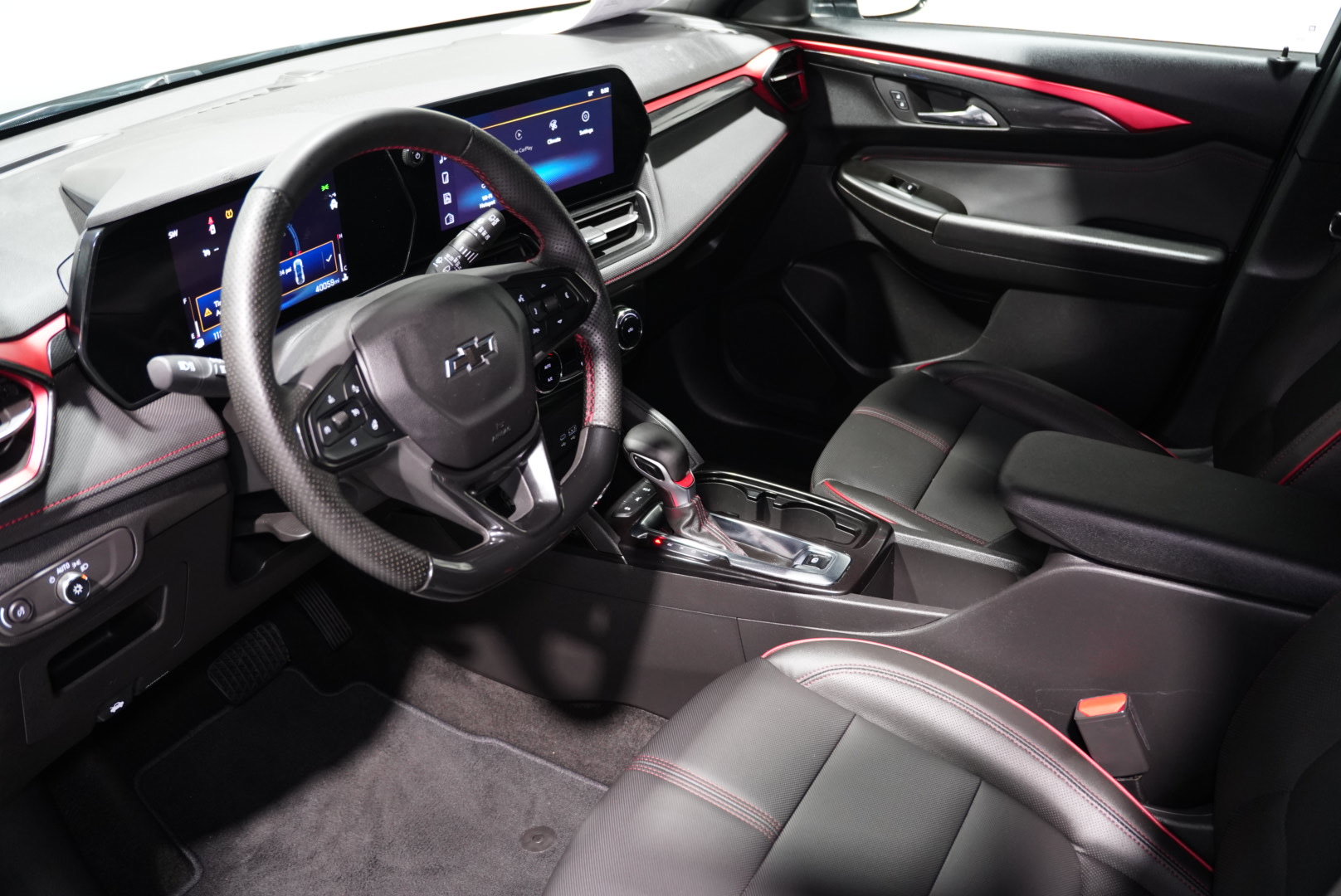 Used 2024 Chevrolet TrailBlazer RS w/ Convenience Package image 11