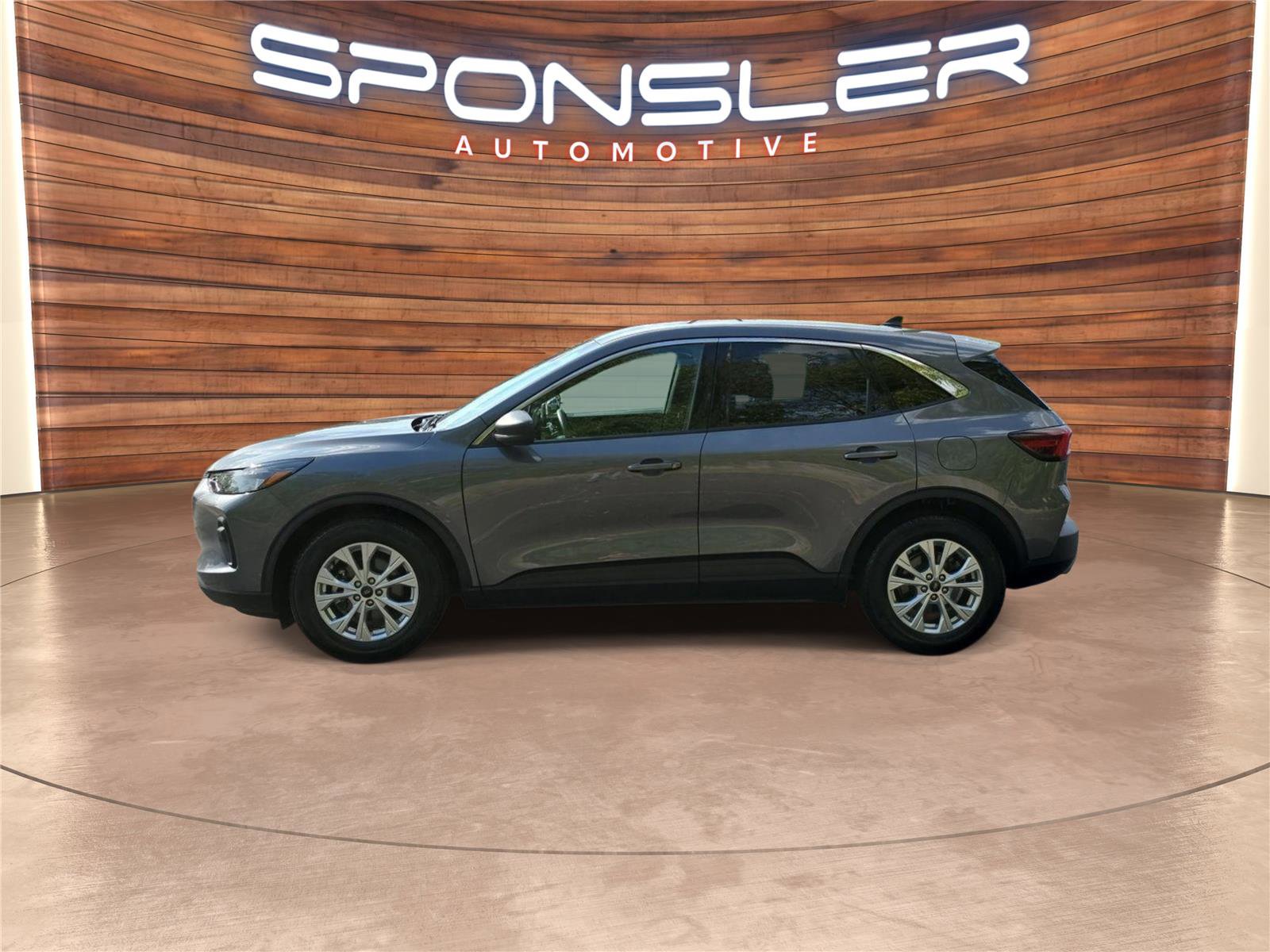 Used 2024 Ford Escape Active image 2