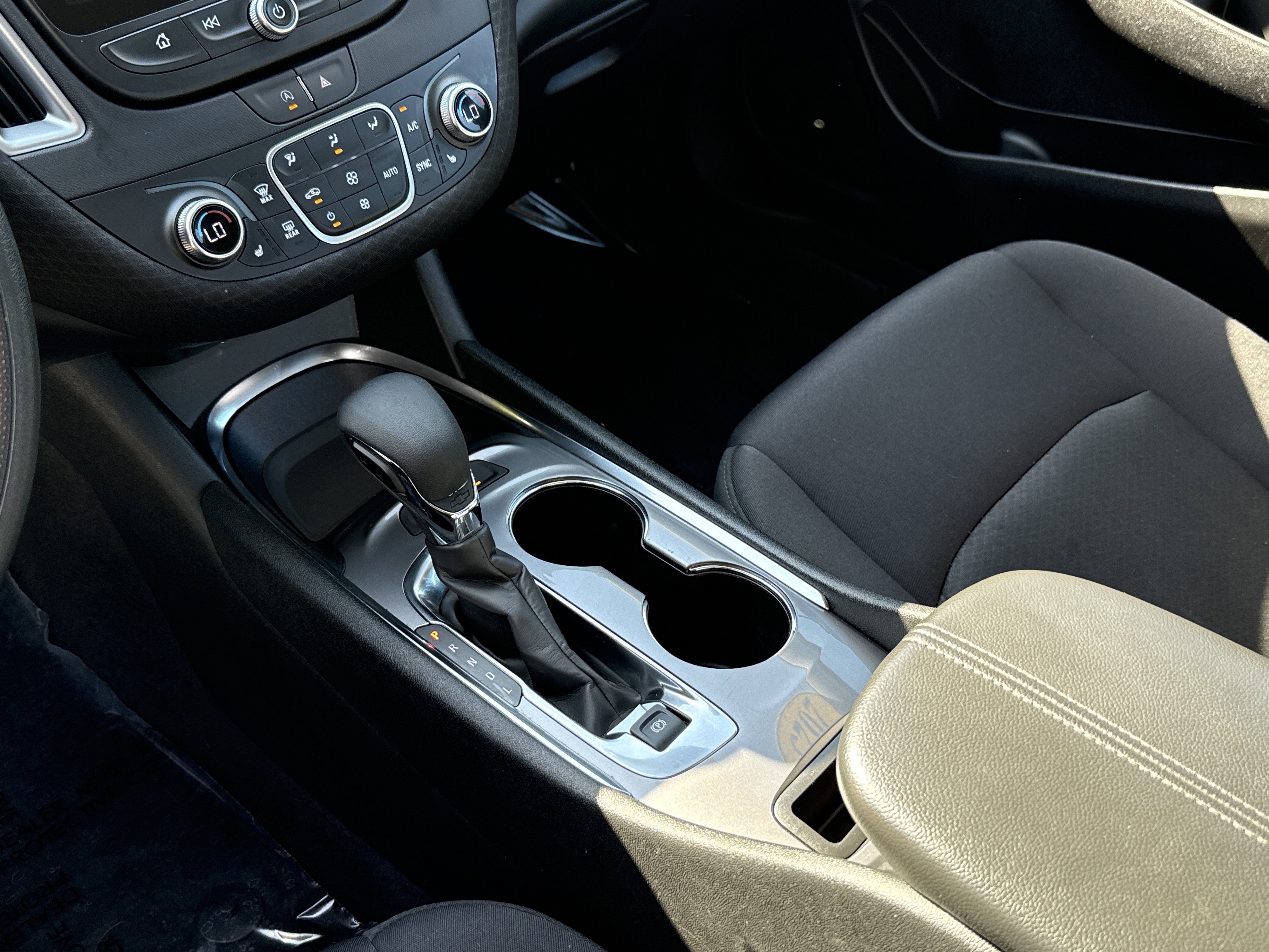 Used 2025 Chevrolet Malibu LT FWD image 26