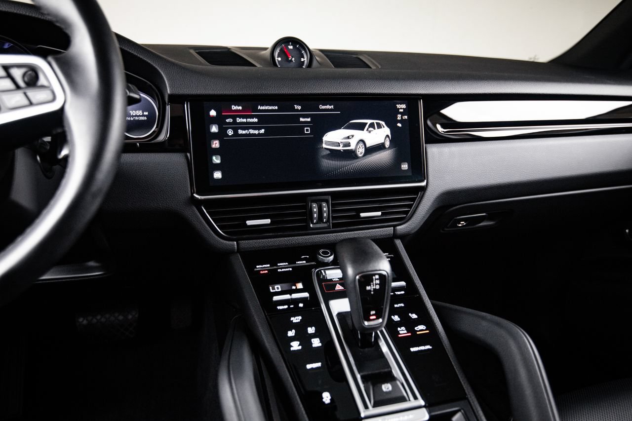 Certified 2023 Porsche Cayenne AWD/4WD image 19