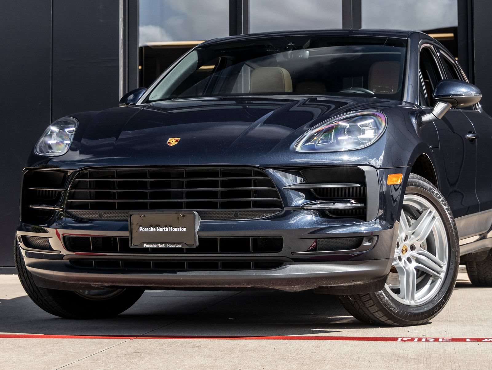 Certified 2020 Porsche Macan S AWD/4WD image 7