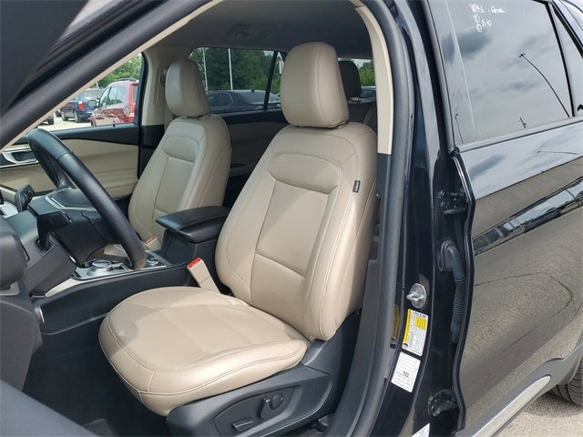 Used 2023 Ford Explorer XLT w/ Equipment Group 202A image 19