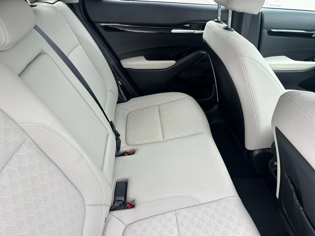 Used 2023 Kia Seltos EX image 18