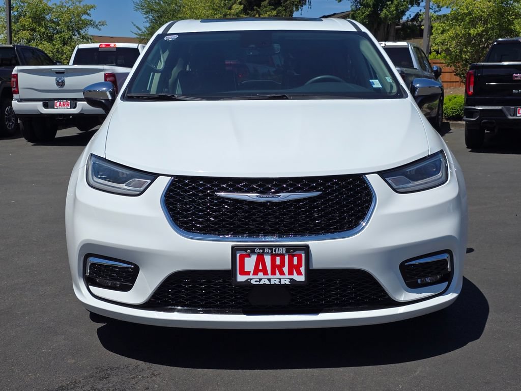 Used 2023 Chrysler Pacifica Limited FWD image 47