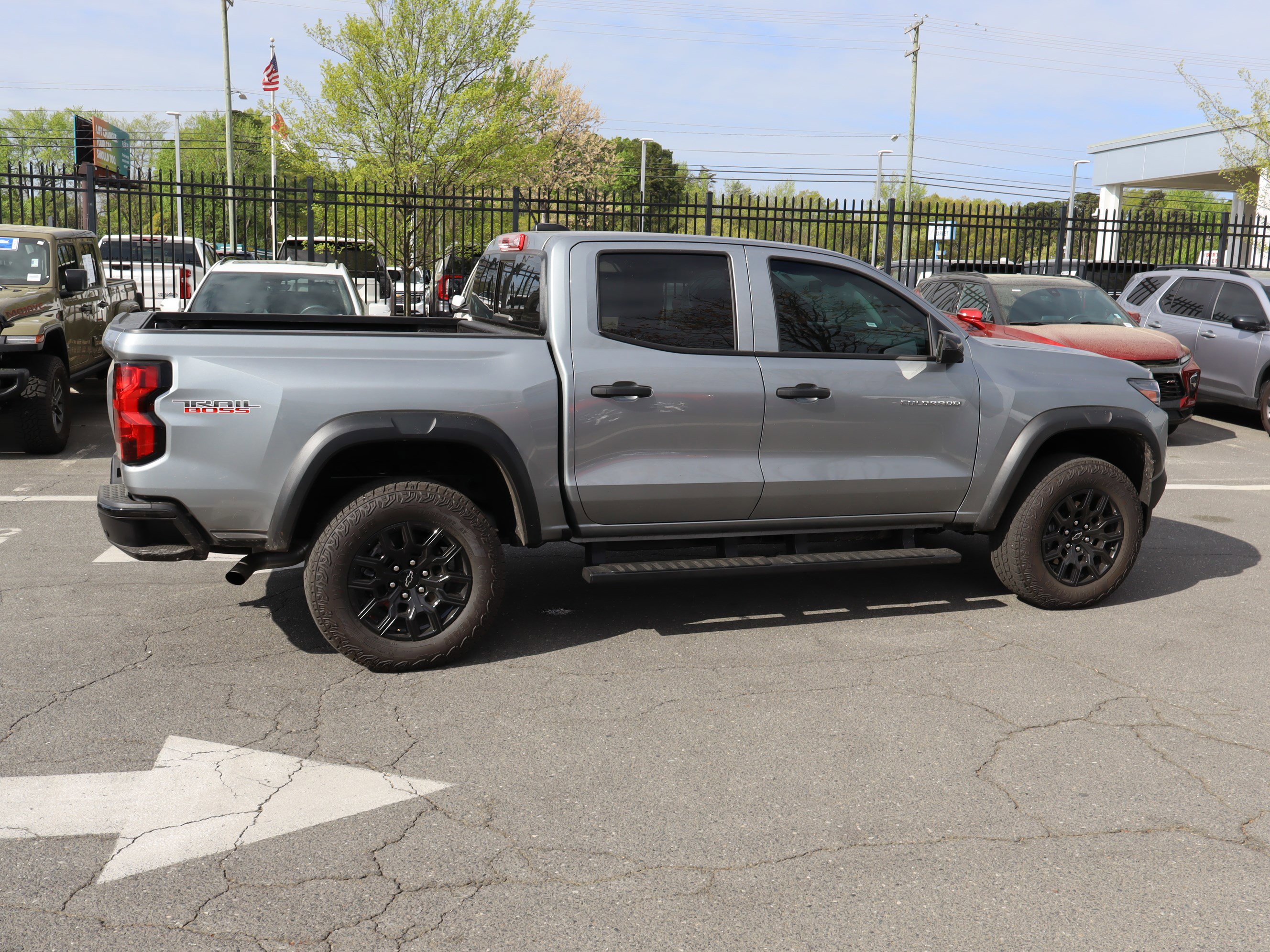 Used 2025 Chevrolet Colorado Trail Boss image 11
