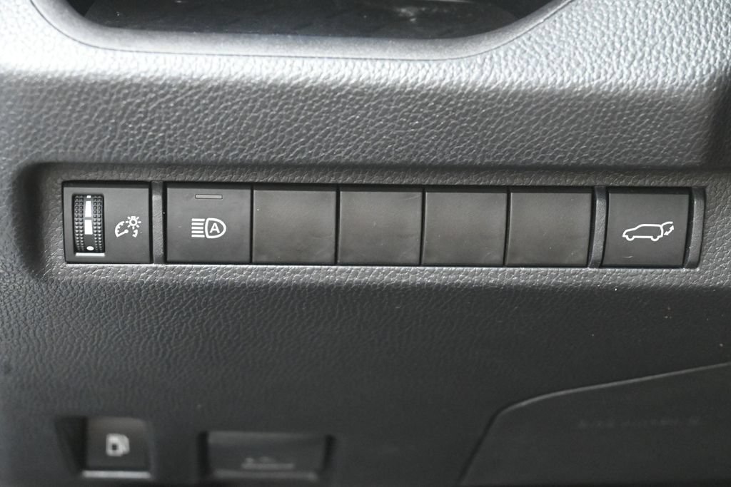 Used 2024 Toyota RAV4 XSE AWD/4WD image 15