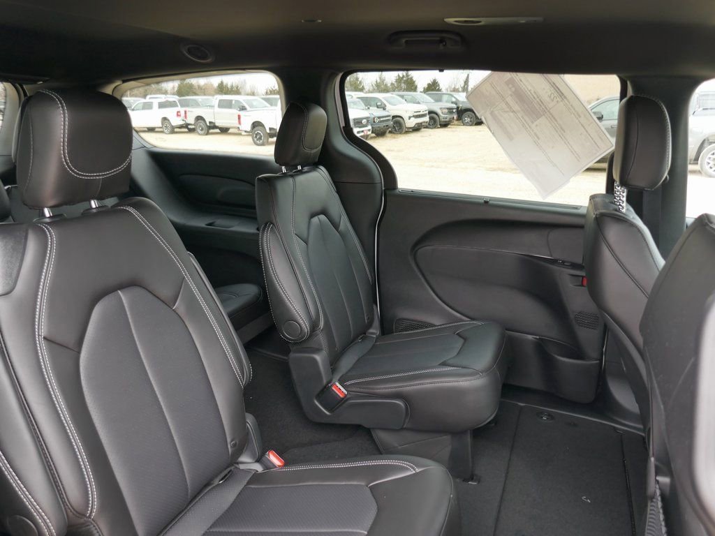 New 2026 Chrysler Voyager LX image 12