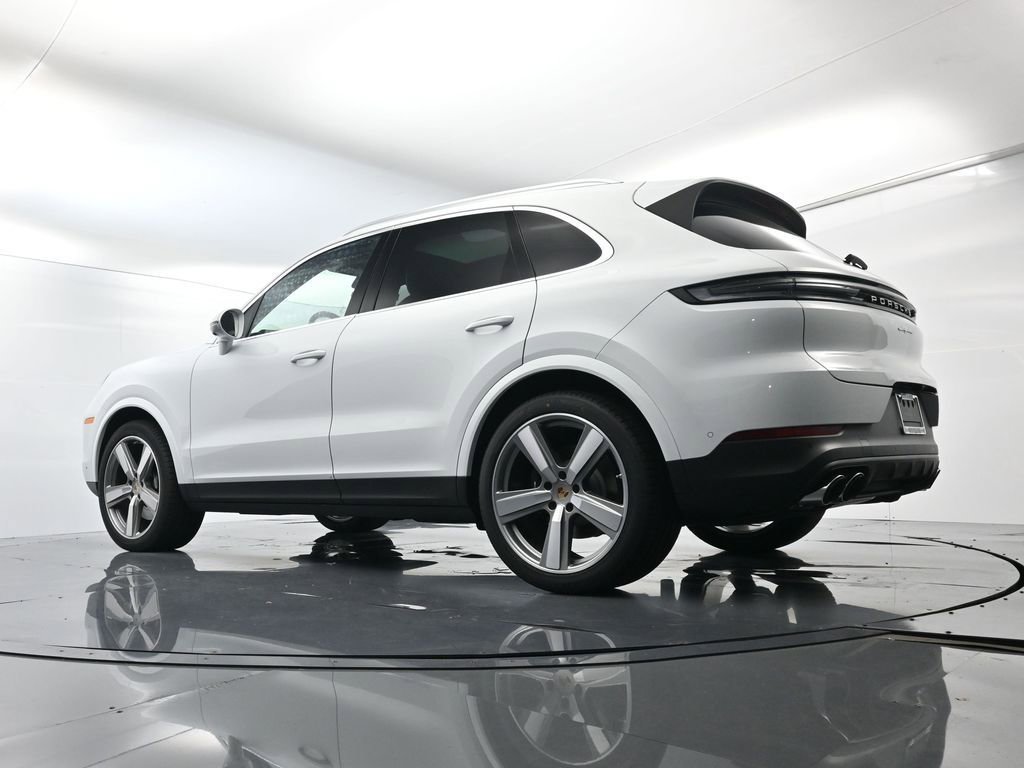 Certified 2025 Porsche Cayenne AWD/4WD image 45