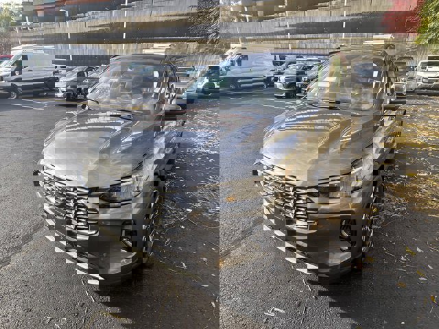 Used 2023 Ford Escape Platinum image 3