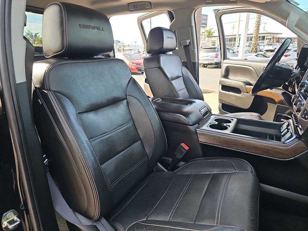 Used 2018 GMC Sierra 2500 Denali w/ Duramax Plus Package image 11