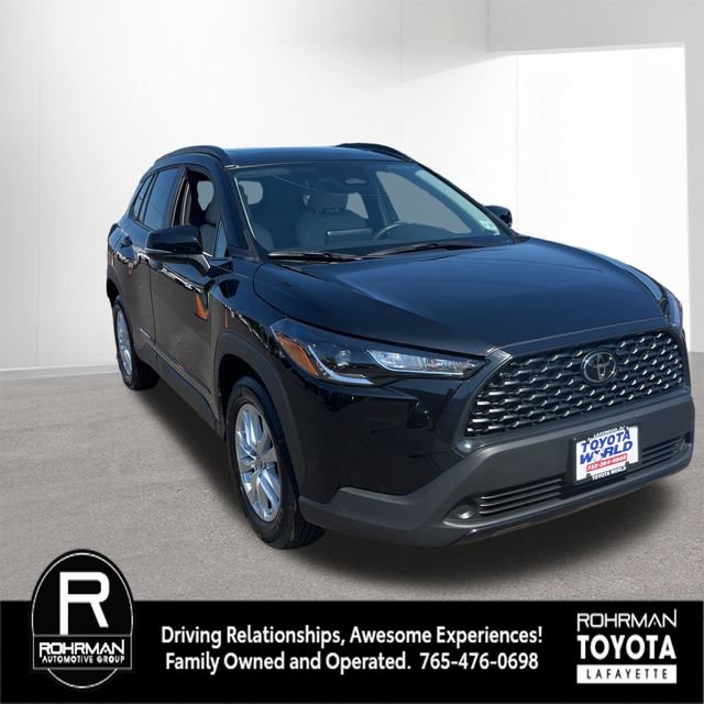 Used 2023 Toyota Corolla Cross LE w/ Moonroof Package AWD/4WD image 9