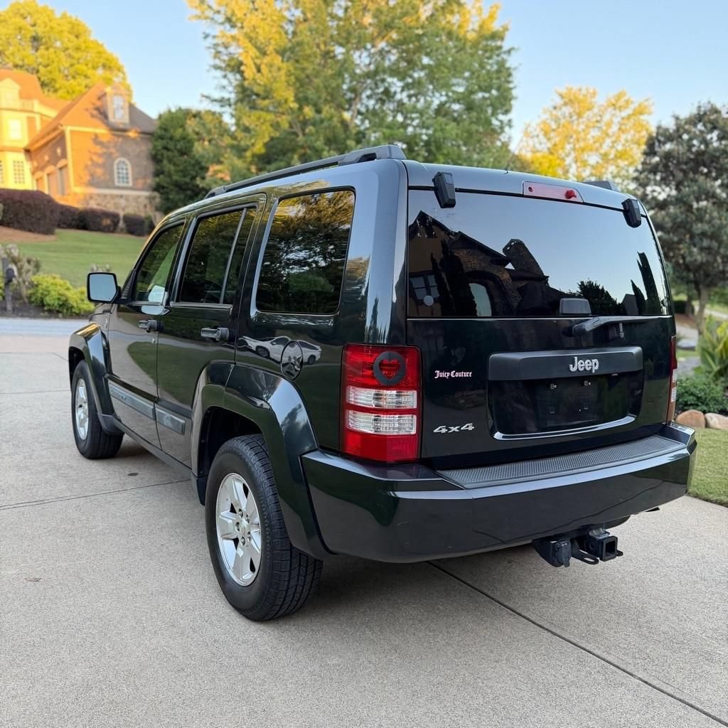 Used 2010 Jeep Liberty Sport w/ Popular Equipment Group AWD/4WD image 9