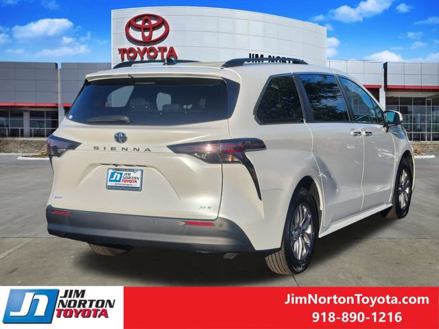Used 2026 Toyota Sienna XLE FWD image 5