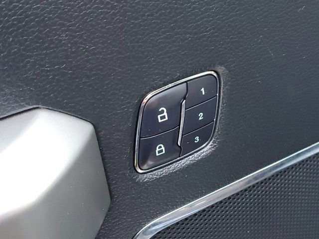 Used 2015 Ford F150 Lariat w/ Equipment Group 502A Luxury image 33