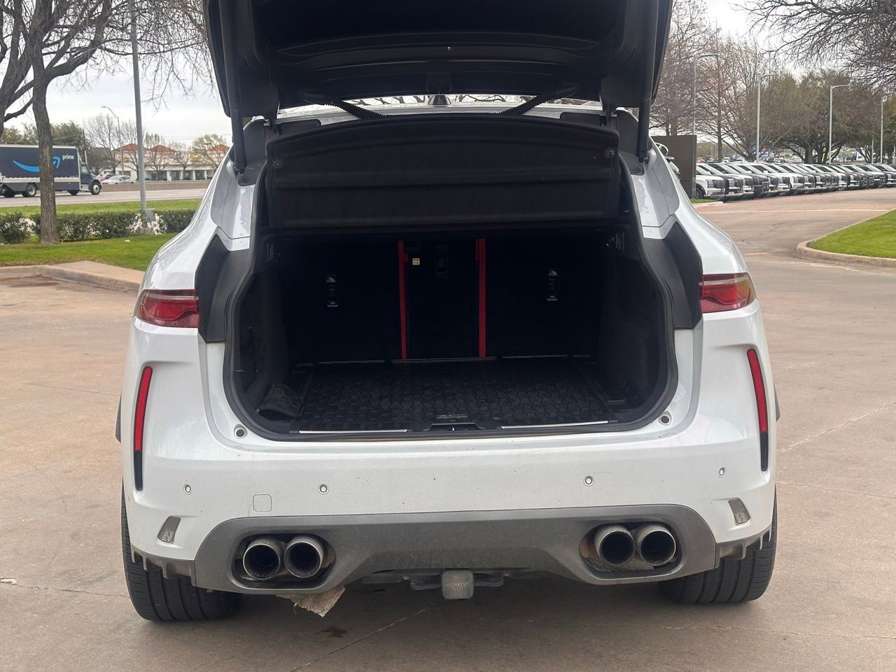 Used 2021 Jaguar F-PACE SVR image 12