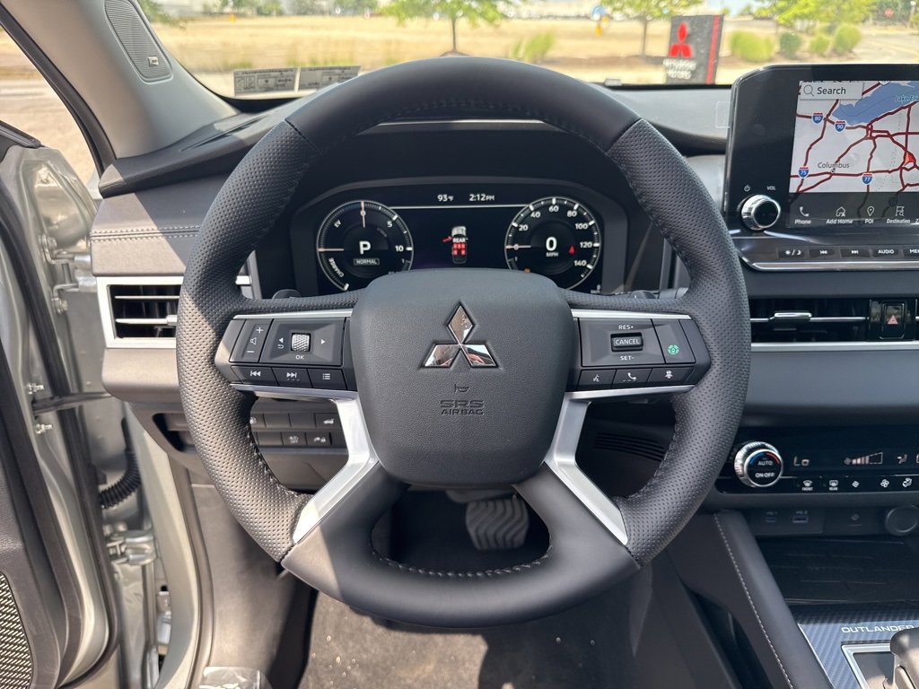 New 2025 Mitsubishi Outlander SE image 36