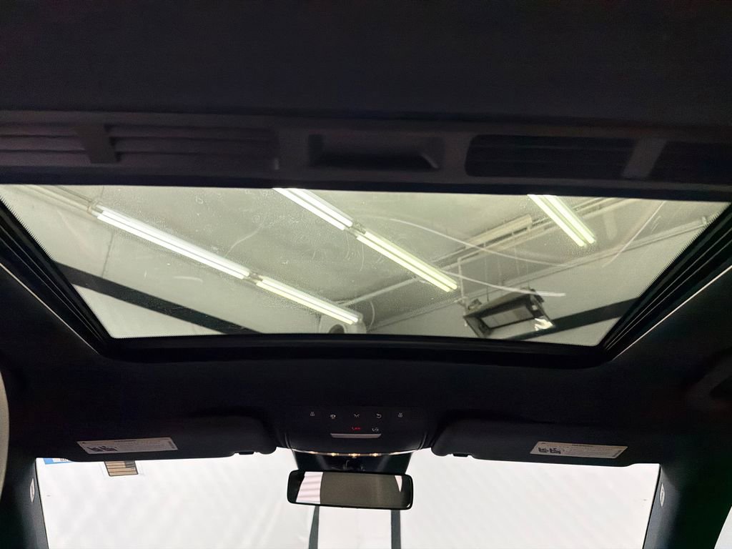 Used 2019 Mercedes-Benz E 300 4MATIC image 22