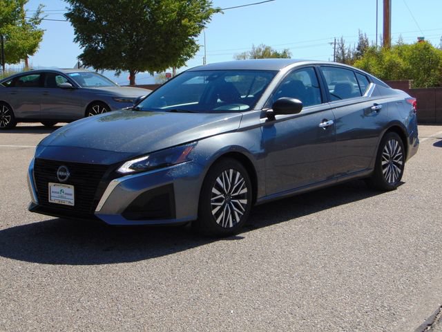 Used 2025 Nissan Altima 2.5 SV FWD image 8