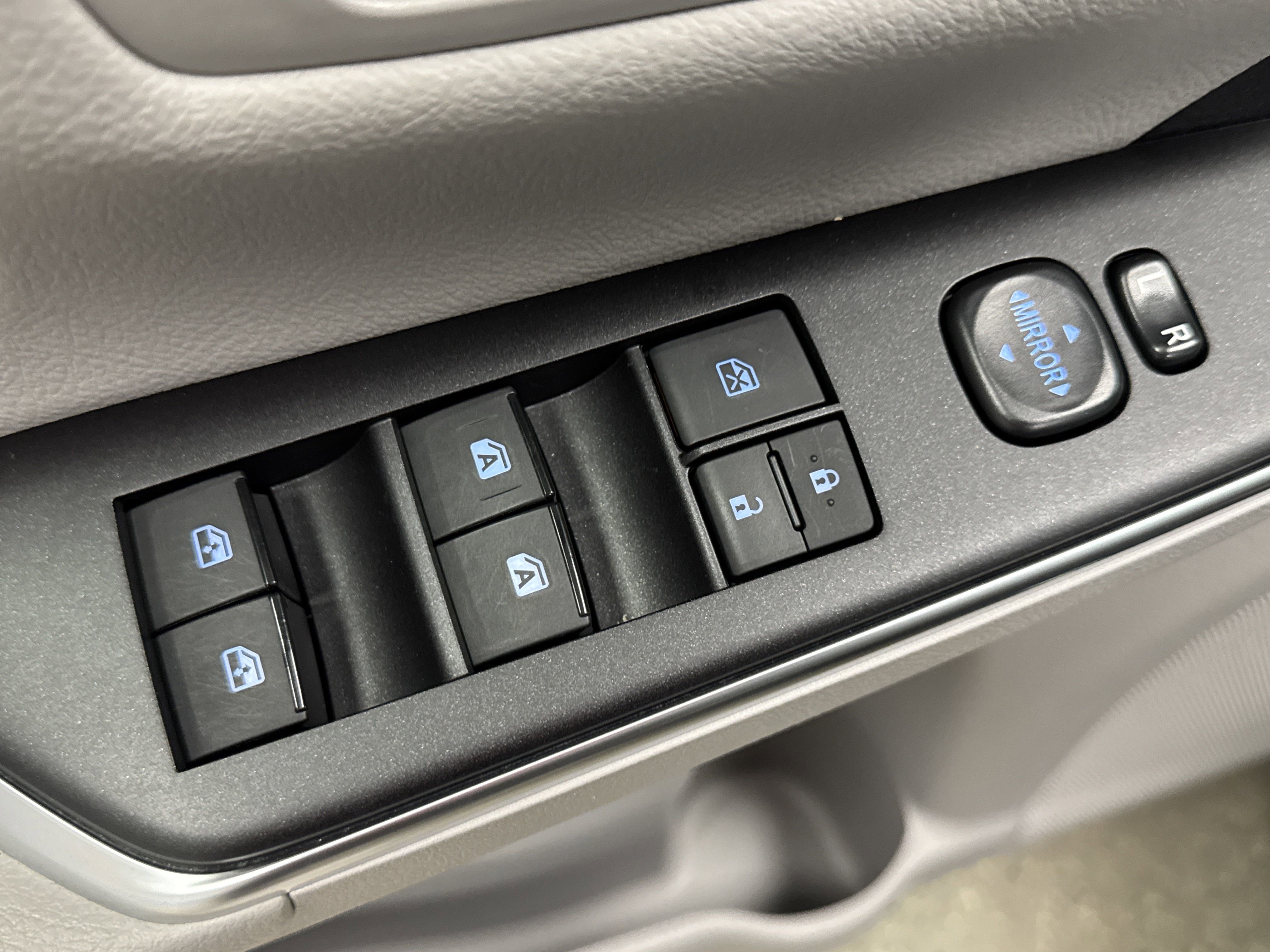 Used 2017 Toyota Camry XLE image 25