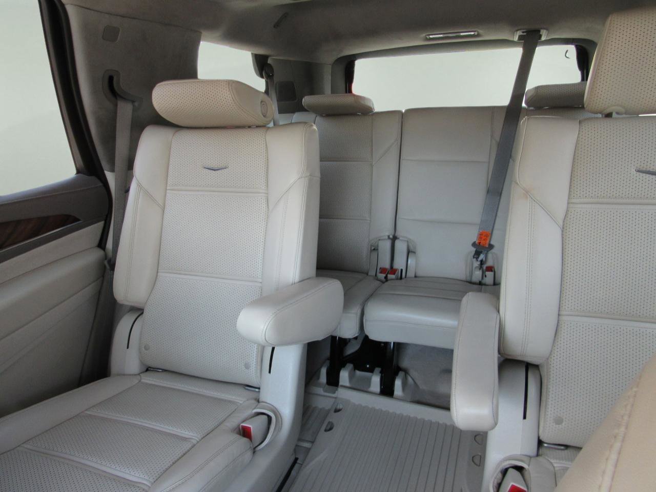 Used 2021 Cadillac Escalade Premium Luxury Platinum image 8