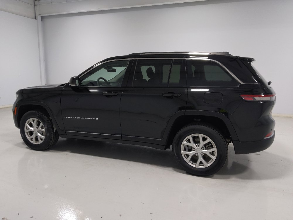 Used 2023 Jeep Grand Cherokee Limited AWD/4WD image 3