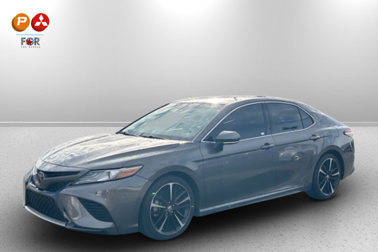 Used 2018 Toyota Camry XSE image 1