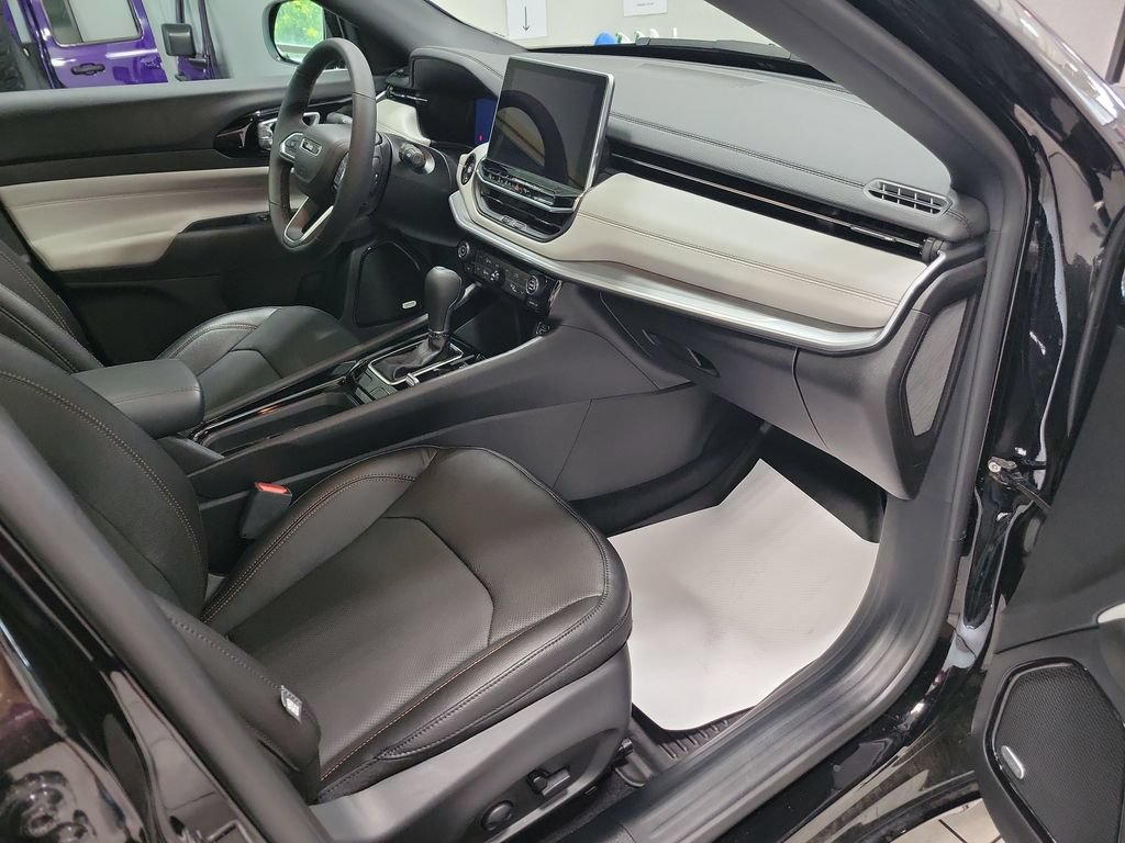 Certified 2024 Jeep Compass Limited w/ Elite Group AWD/4WD image 21