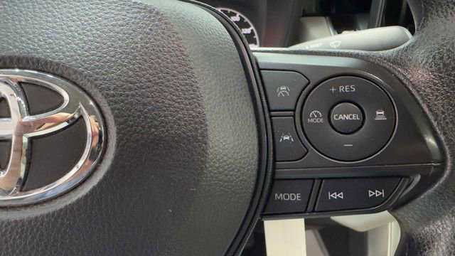 Used 2023 Toyota Corolla Cross L AWD/4WD image 28