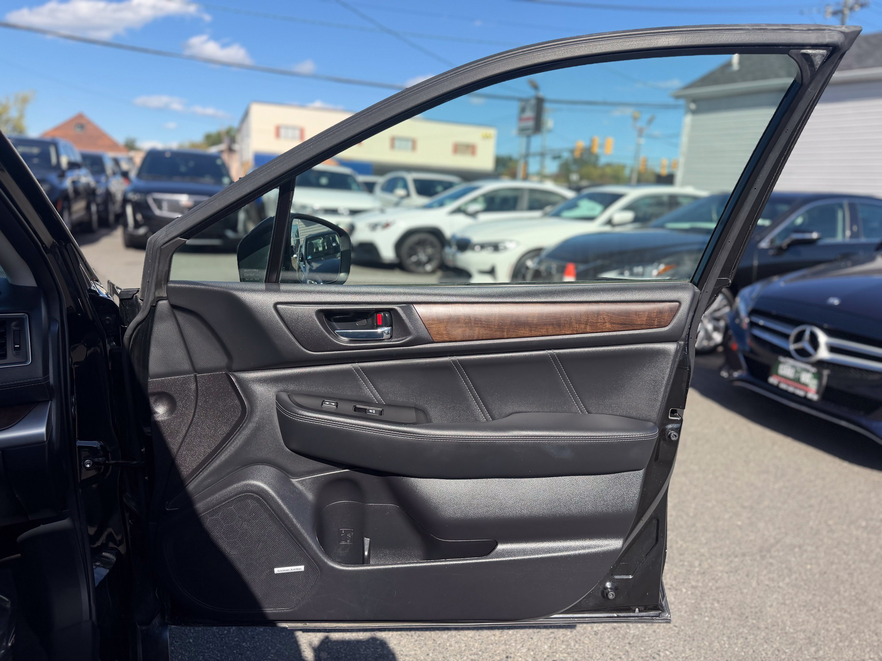 Used 2018 Subaru Outback 2.5i Limited AWD/4WD image 24