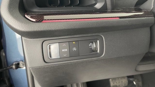 Used 2025 Chevrolet Traverse RS image 36