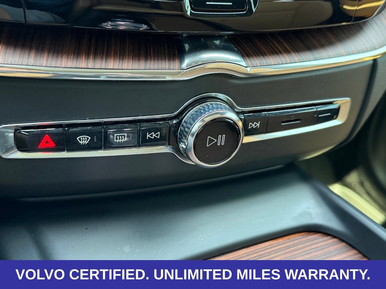 Certified 2025 Volvo XC60 B5 Ultra w/ Protection Package Premier AWD/4WD image 22