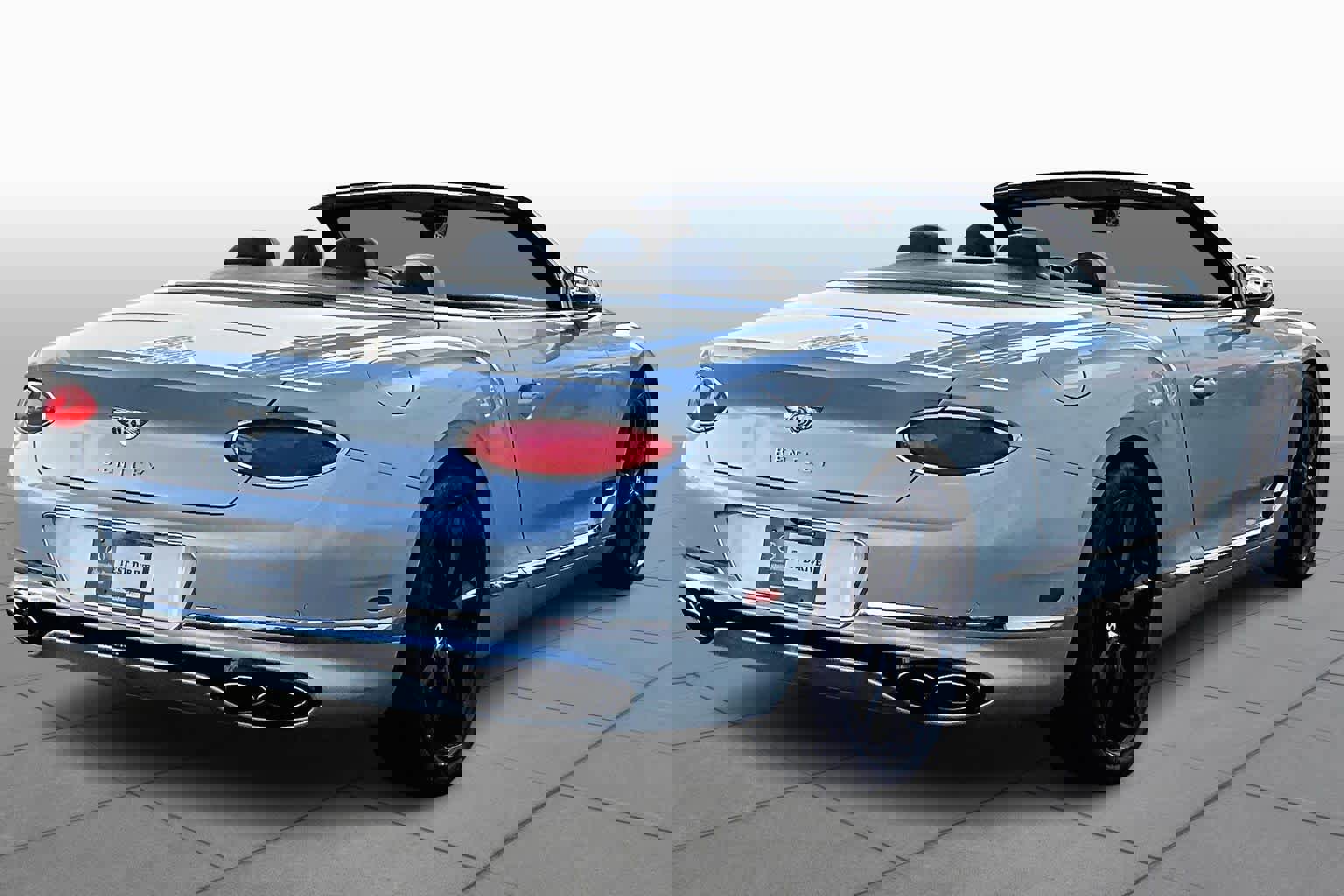 Used 2023 Bentley Continental GT Azure image 11