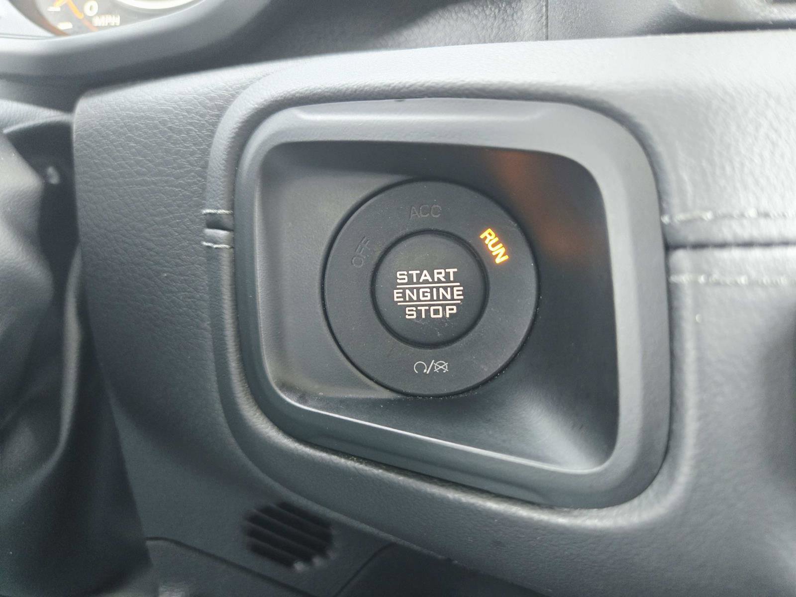 Used 2024 Jeep Gladiator Rubicon w/ Technology Group image 37