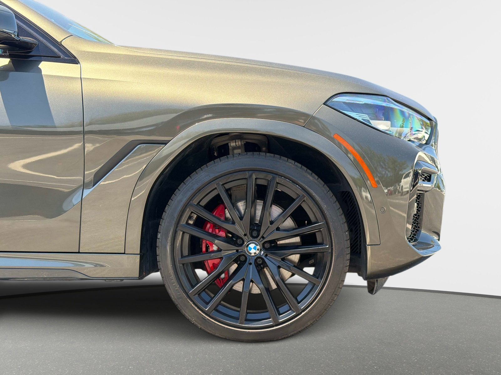 Used 2023 BMW X6 xDrive40i w/ M Sport Package AWD/4WD image 20