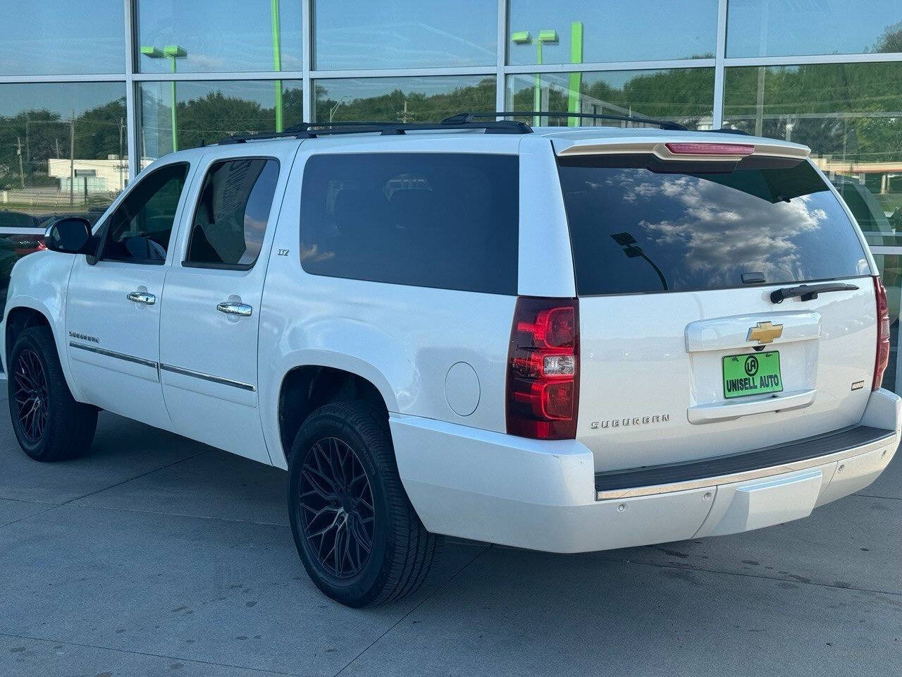 Used 2013 Chevrolet Suburban LTZ AWD/4WD image 5