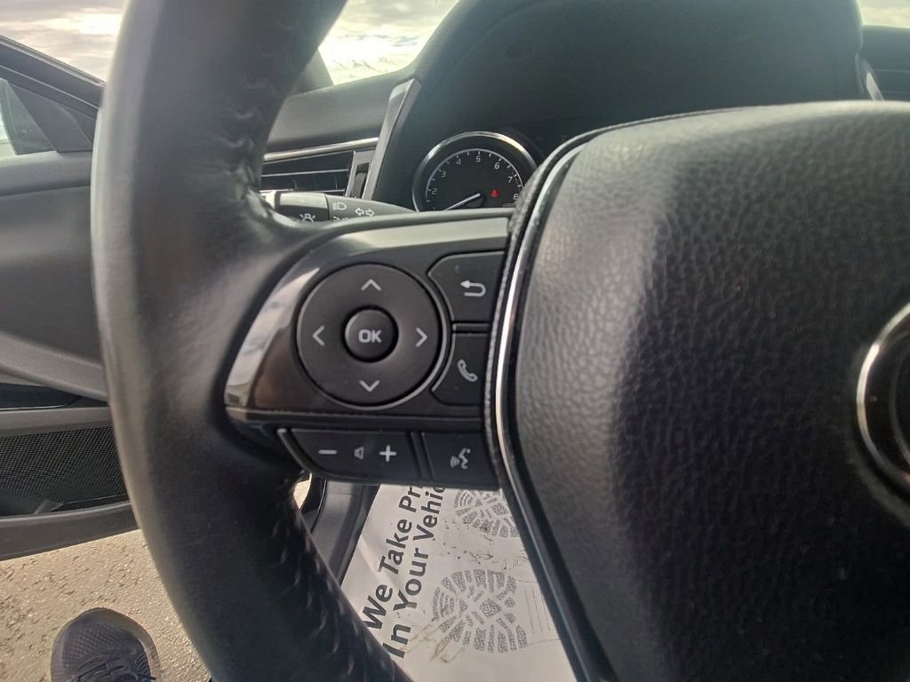 Used 2020 Toyota Camry SE image 11