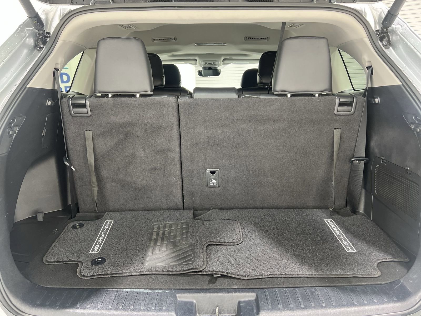 Used 2024 Toyota Highlander XLE image 24