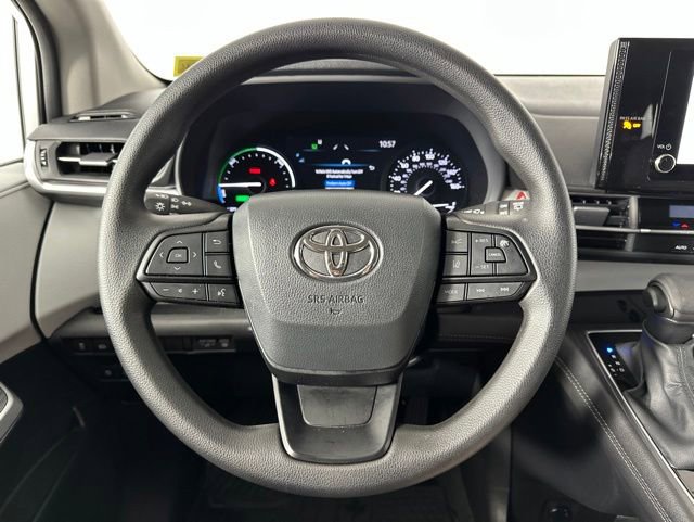 Used 2025 Toyota Sienna LE AWD/4WD image 14