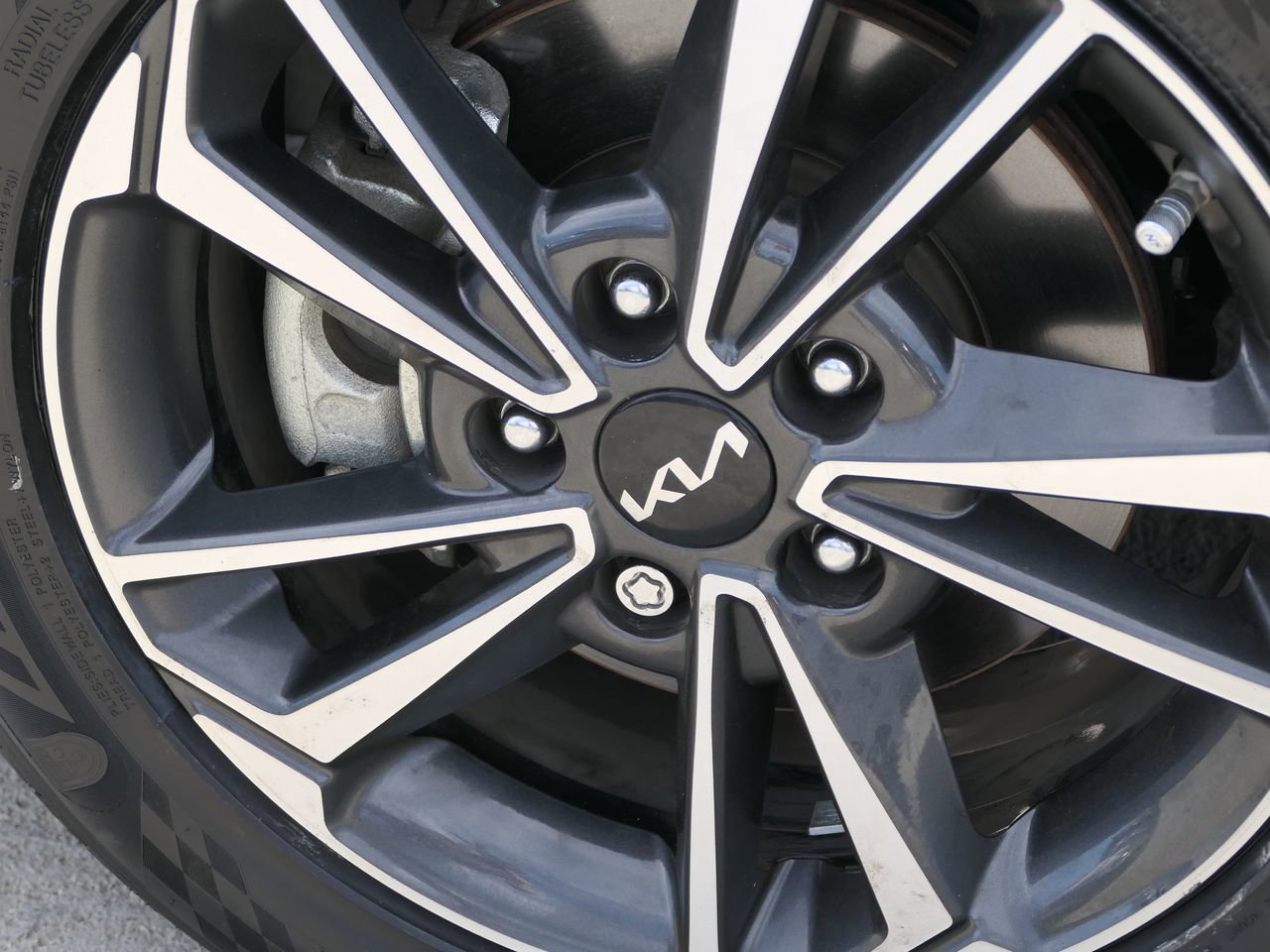 Used 2022 Kia Forte LXS image 11