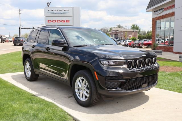 New 2026 Jeep Grand Cherokee Laredo AWD/4WD image 2