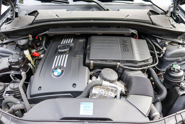 Used 2010 BMW 135i Convertible image 25