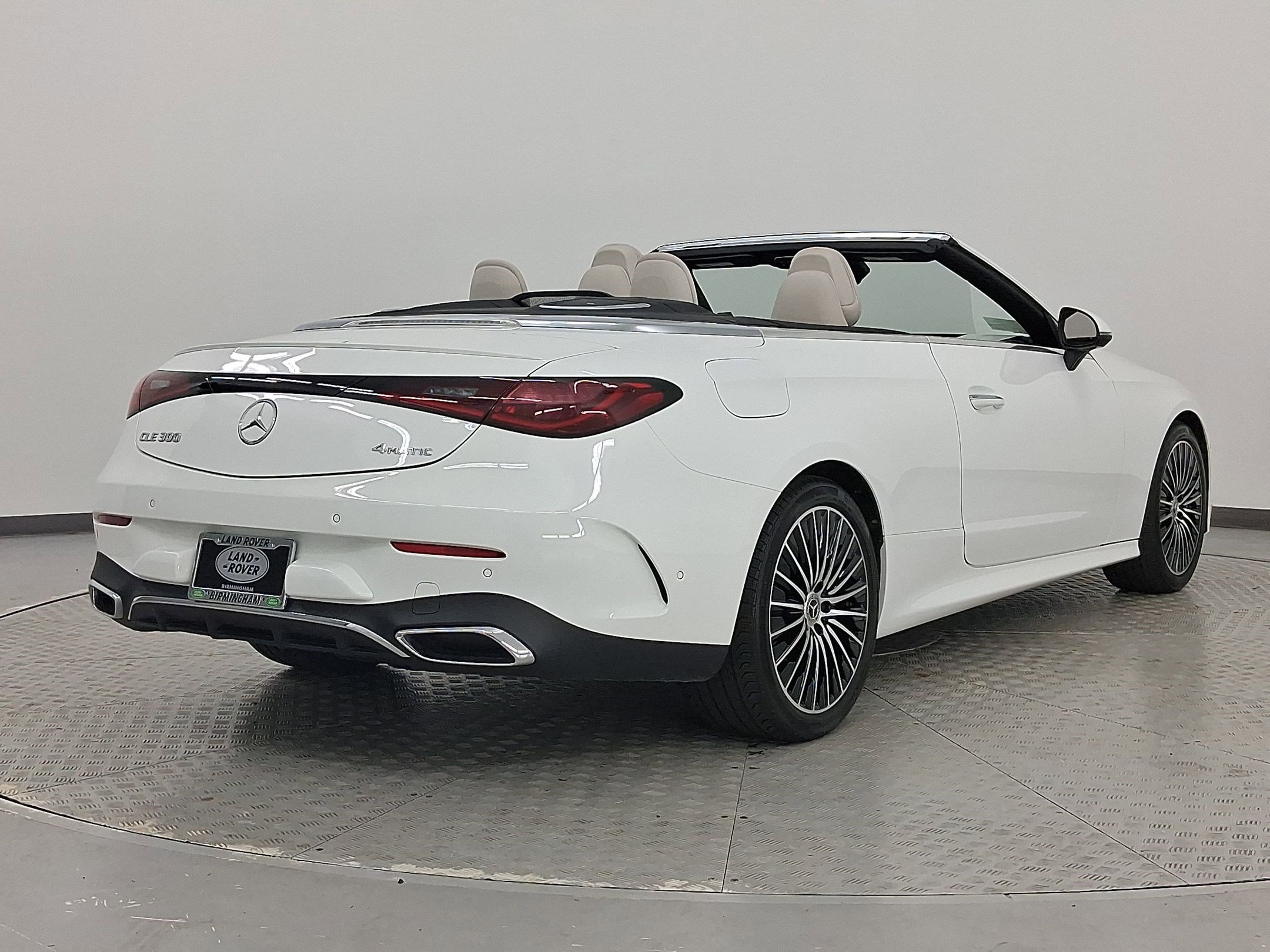 Used 2025 Mercedes-Benz CLE 300 4MATIC Cabriolet image 9