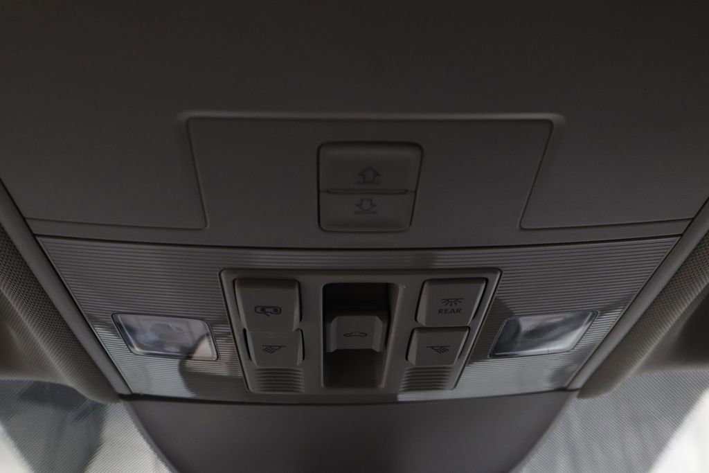 Used 2023 Volkswagen Taos SE w/ Panoramic Sunroof Package AWD/4WD image 35