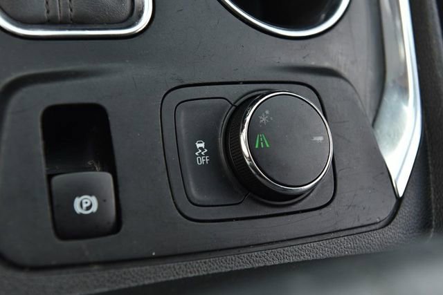 Used 2018 Chevrolet Traverse LT image 17