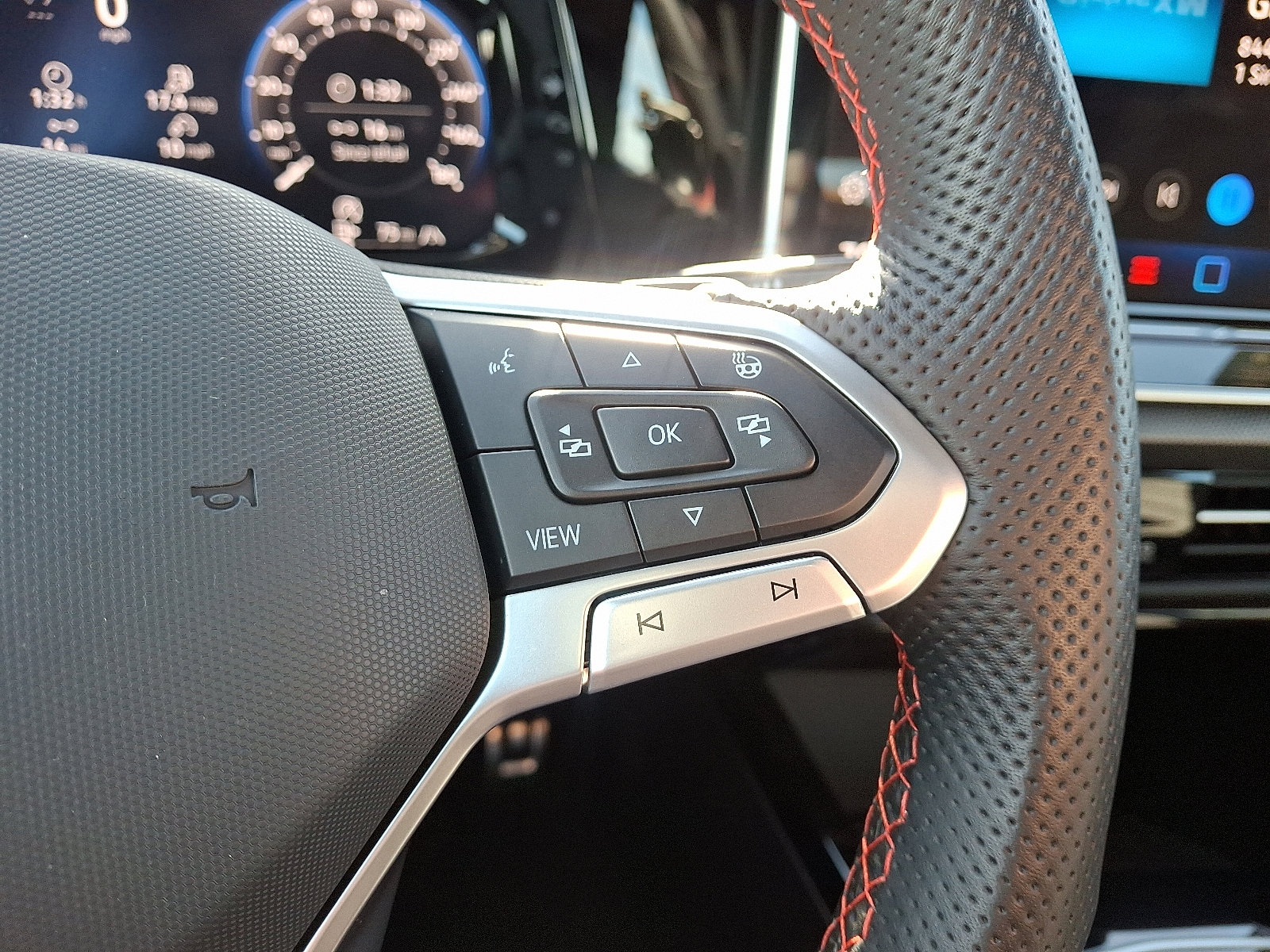 Certified 2025 Volkswagen GTI Autobahn image 21