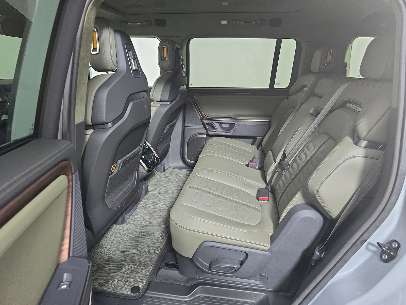 Used 2022 Rivian R1S Launch Edition AWD/4WD image 21