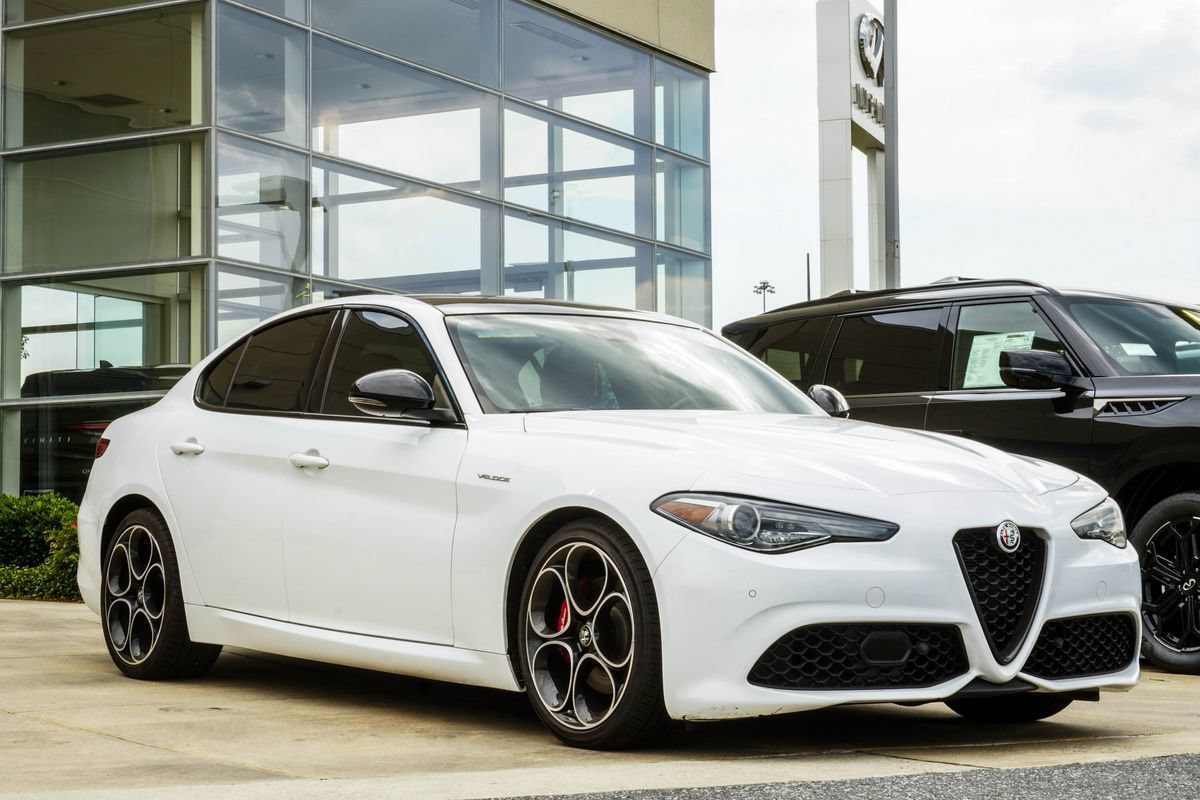 Used 2022 Alfa Romeo Giulia Veloce RWD image 4